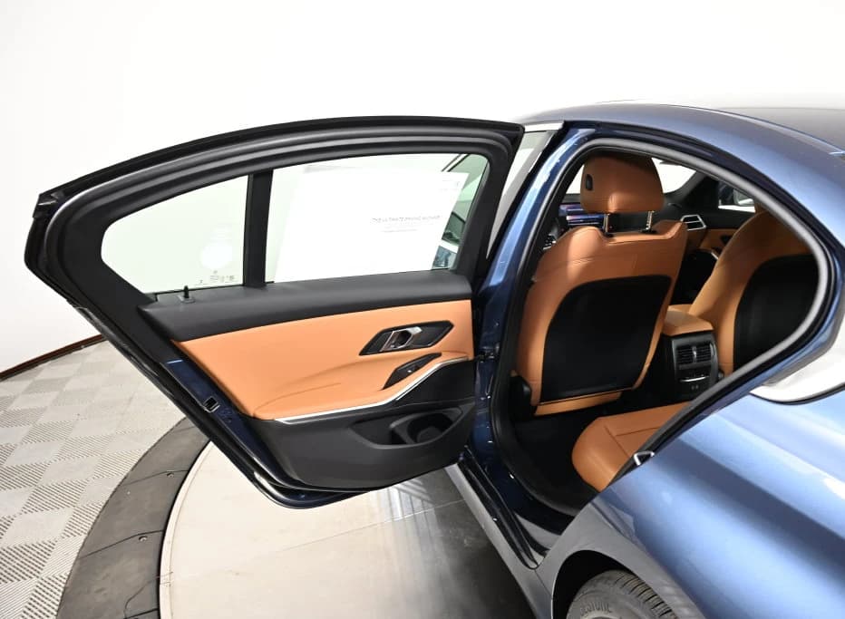 BMW 3 Series 330i NA xDrive Sedan 2026 — side view