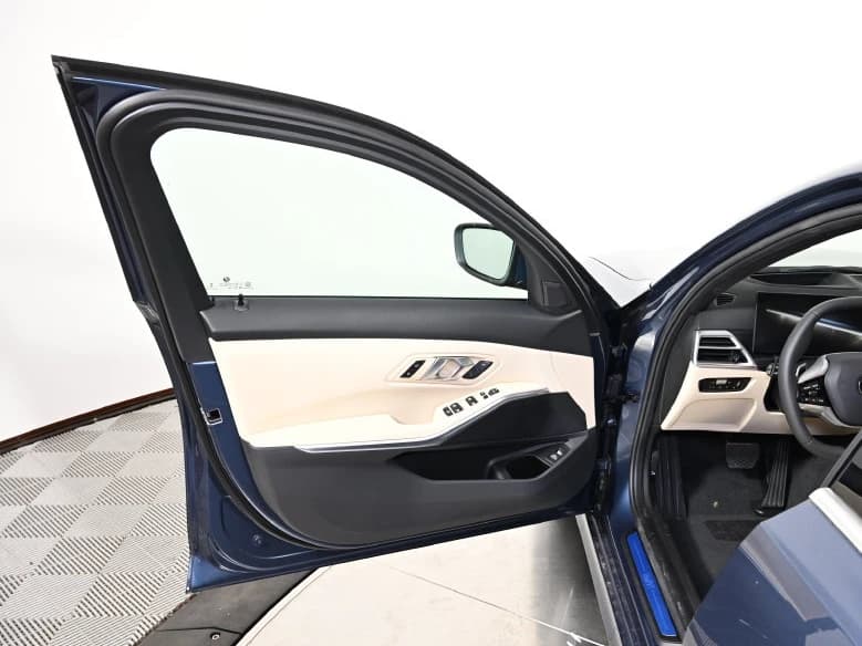 BMW 3 Series 330i NA xDrive Sedan 2026 — side view