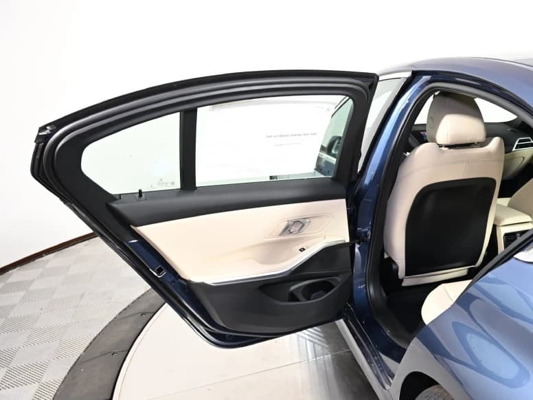 BMW 3 Series 330i NA xDrive Sedan 2026 — side view