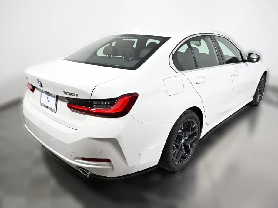 BMW 3 Series 330i NA xDrive Sedan 2026 — side view