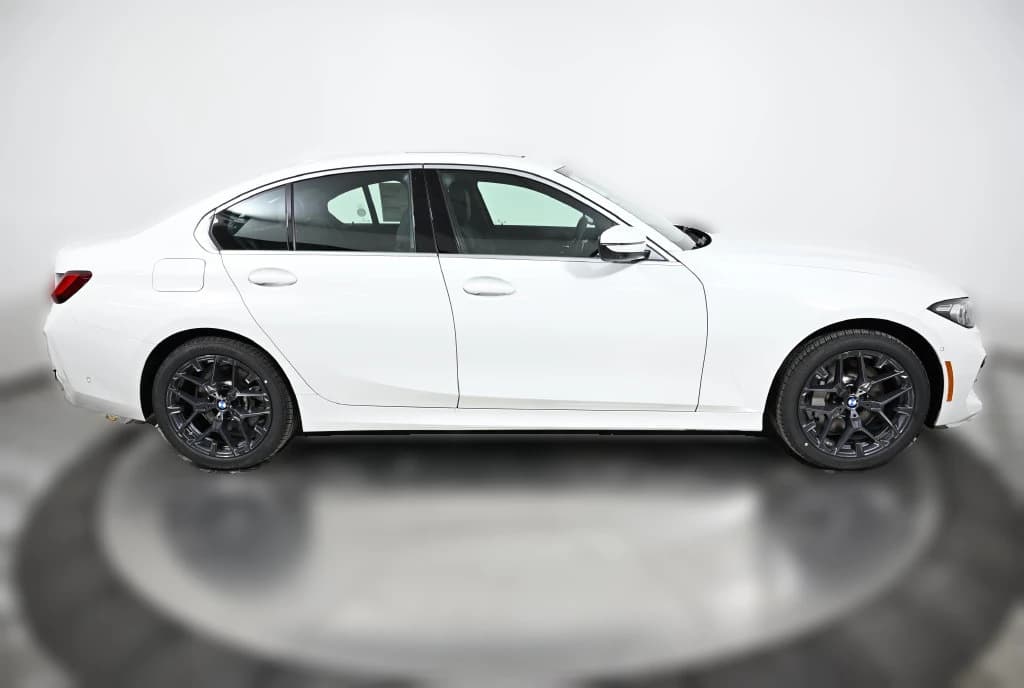 BMW 3 Series 330i NA xDrive Sedan 2026 — side view