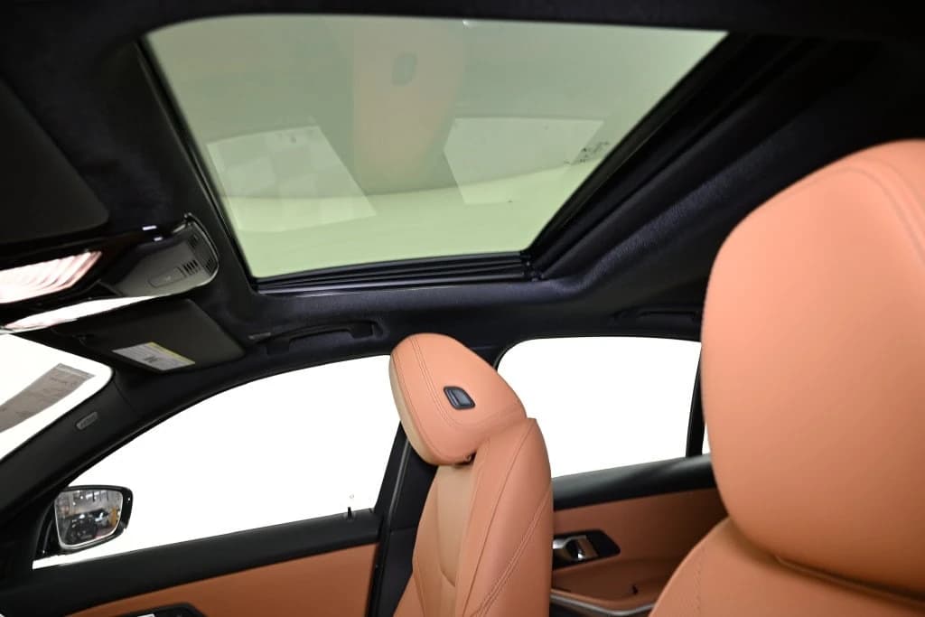 BMW 3 Series 330i NA xDrive Sedan 2026 — side view