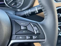 Nissan Sentra SV CVT 2025 — side view