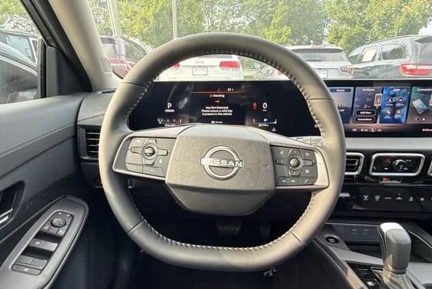 Nissan Sentra SV Sedan 2026 — side view