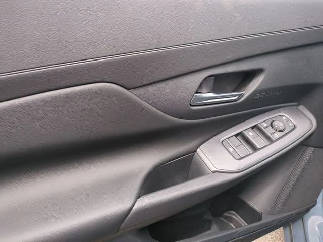 Nissan Sentra SV Sedan 2026 — side view