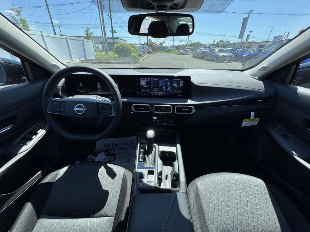 Nissan Sentra SV Sedan 2026 — side view