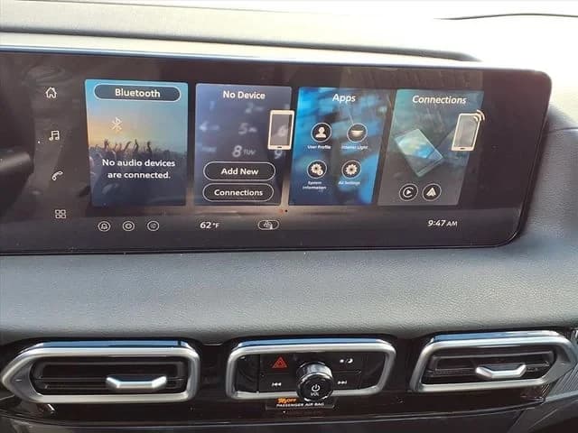 Nissan Sentra SV Sedan 2026 — side view