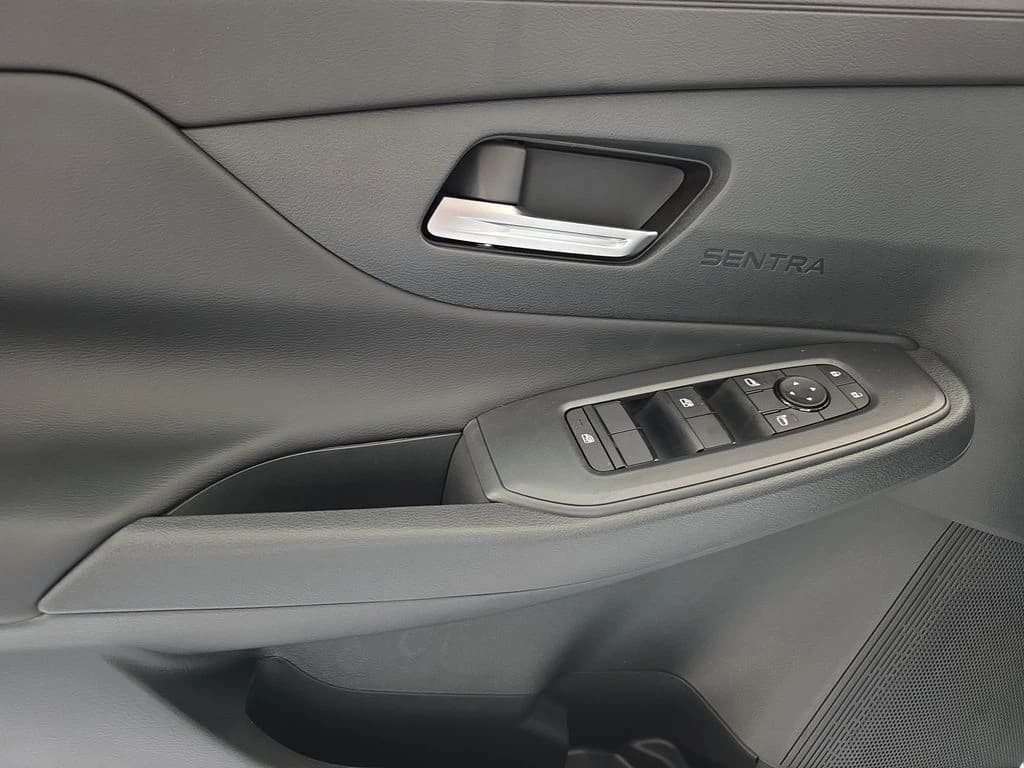 Nissan Sentra SV Sedan 2026 — side view