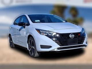 Nissan Versa SR CVT