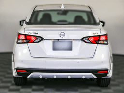 Nissan Versa SR CVT 2025 — side view