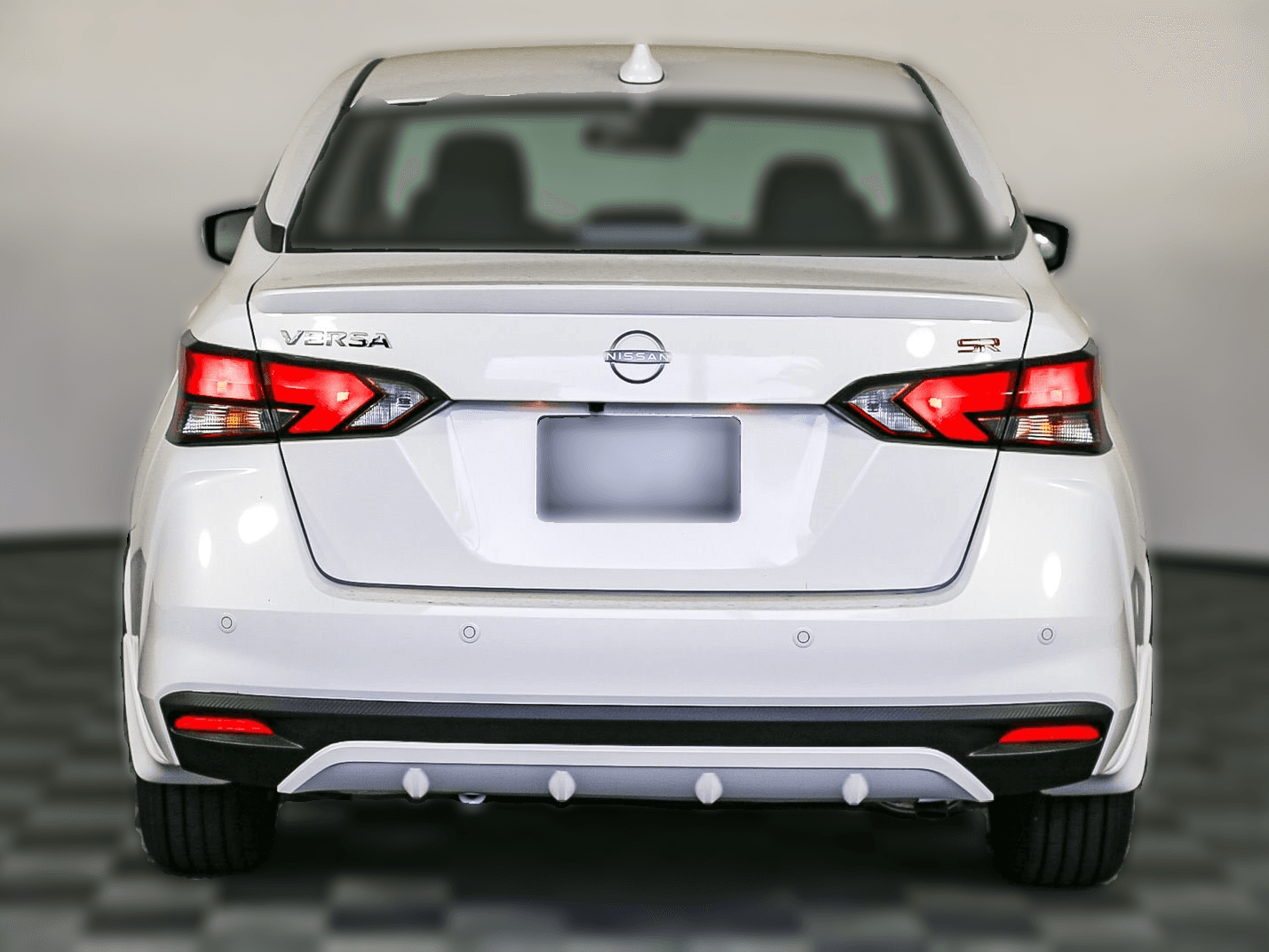 Nissan Versa SR CVT 2025 — side view