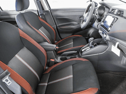 Nissan Versa SR CVT 2025 — side view