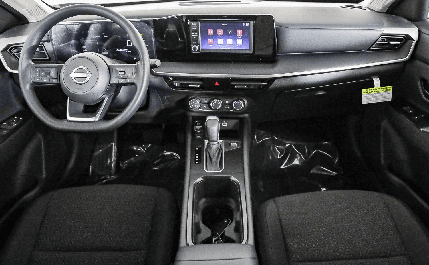 Nissan Kicks S AWD 2025 — side view