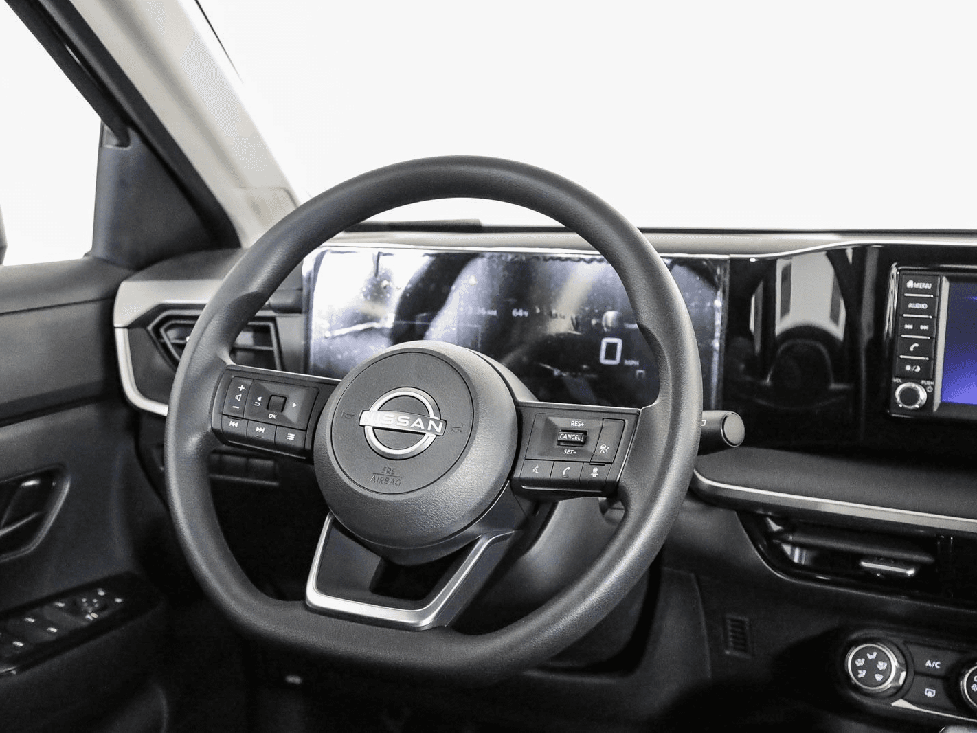 Nissan Kicks S AWD 2025 — side view