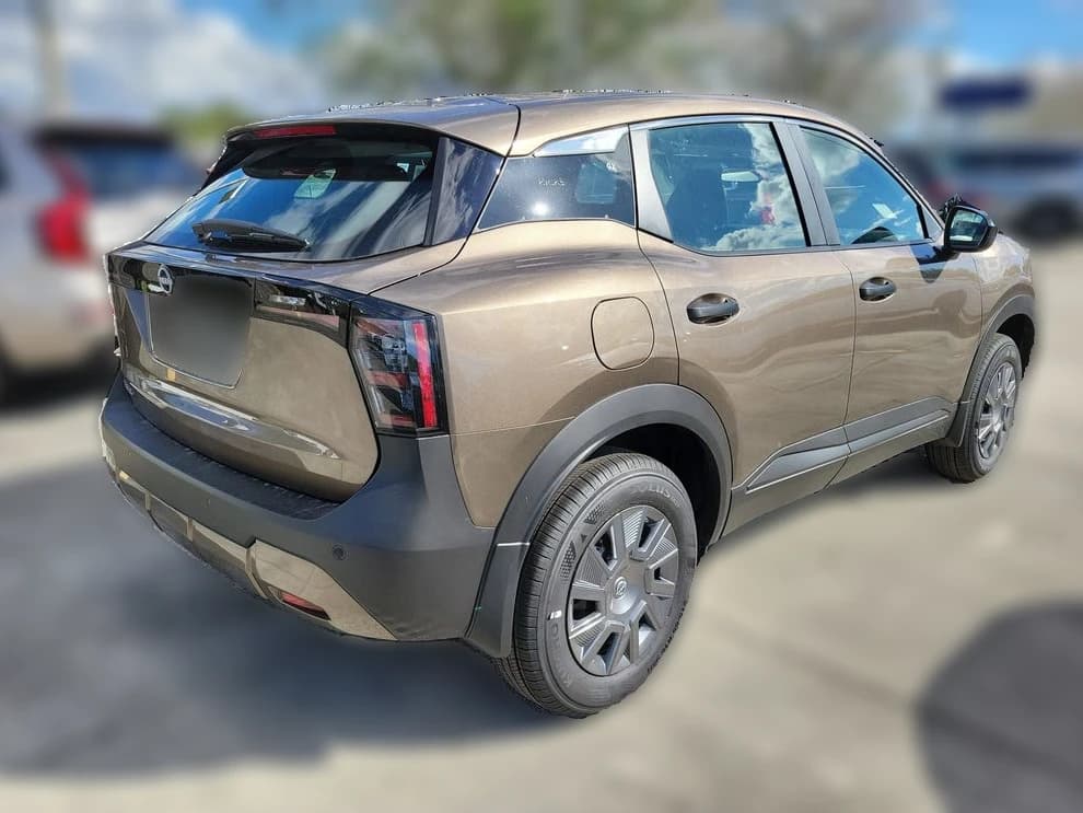 Nissan Kicks S FWD 2026 — side view