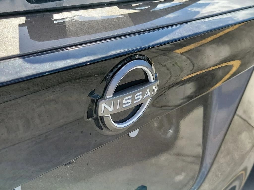 Nissan Kicks S FWD 2026 — side view