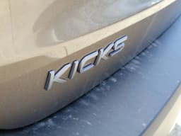 Nissan Kicks S FWD 2026 — side view