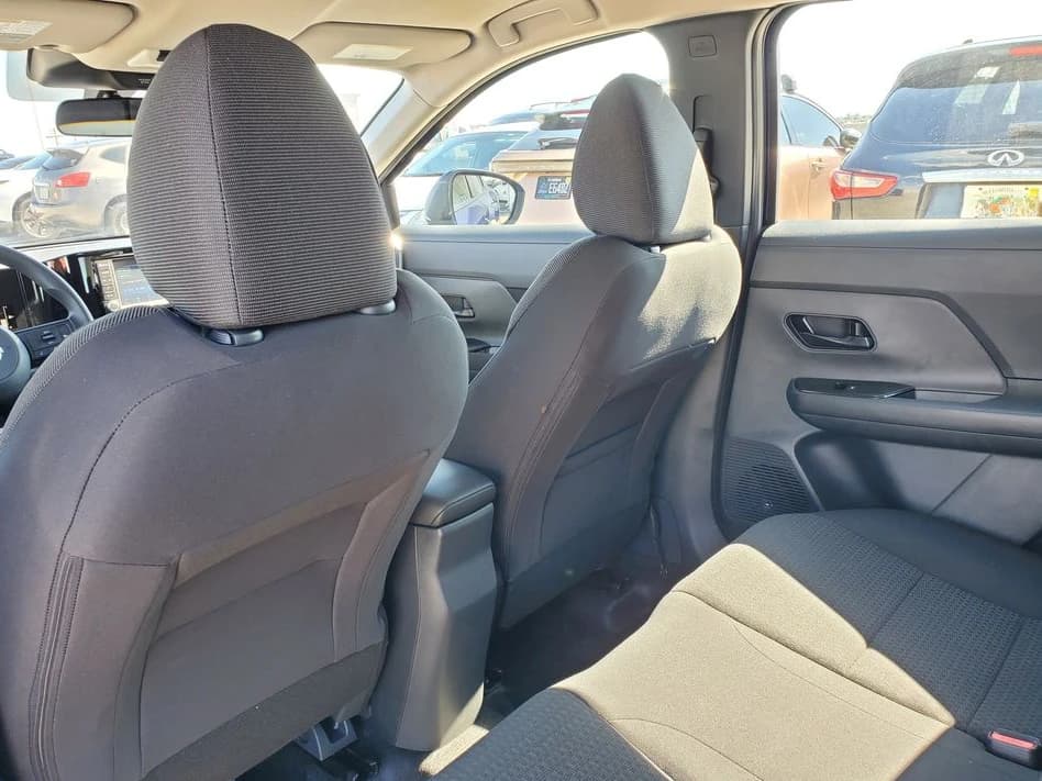 Nissan Kicks S FWD 2026 — side view