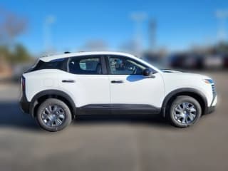 Nissan Kicks S FWD
