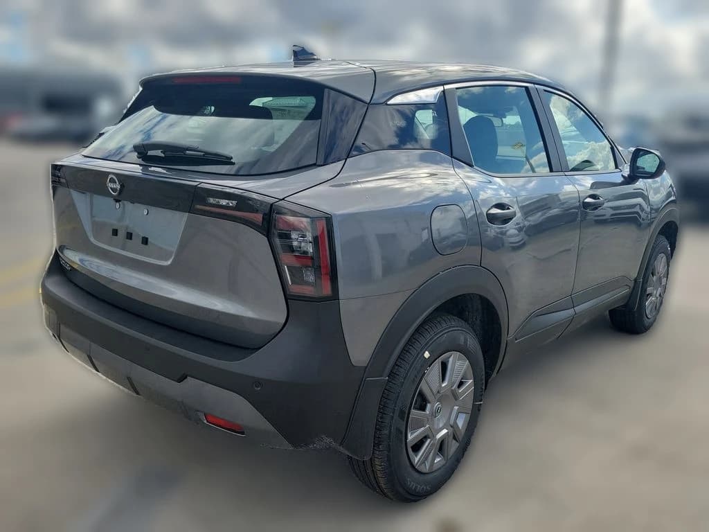 Nissan Kicks S FWD 2026 — side view