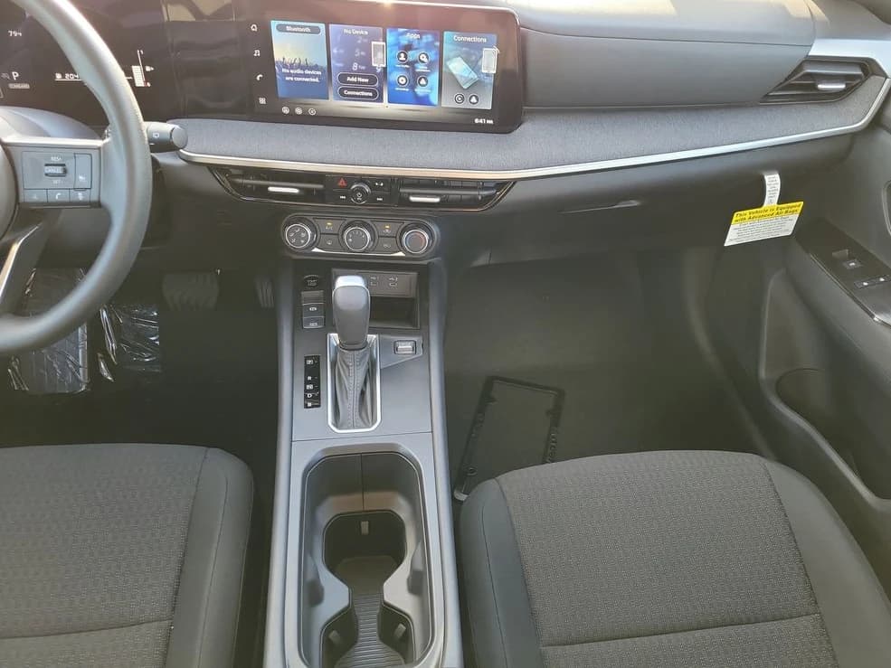 Nissan Kicks S FWD 2026 — side view