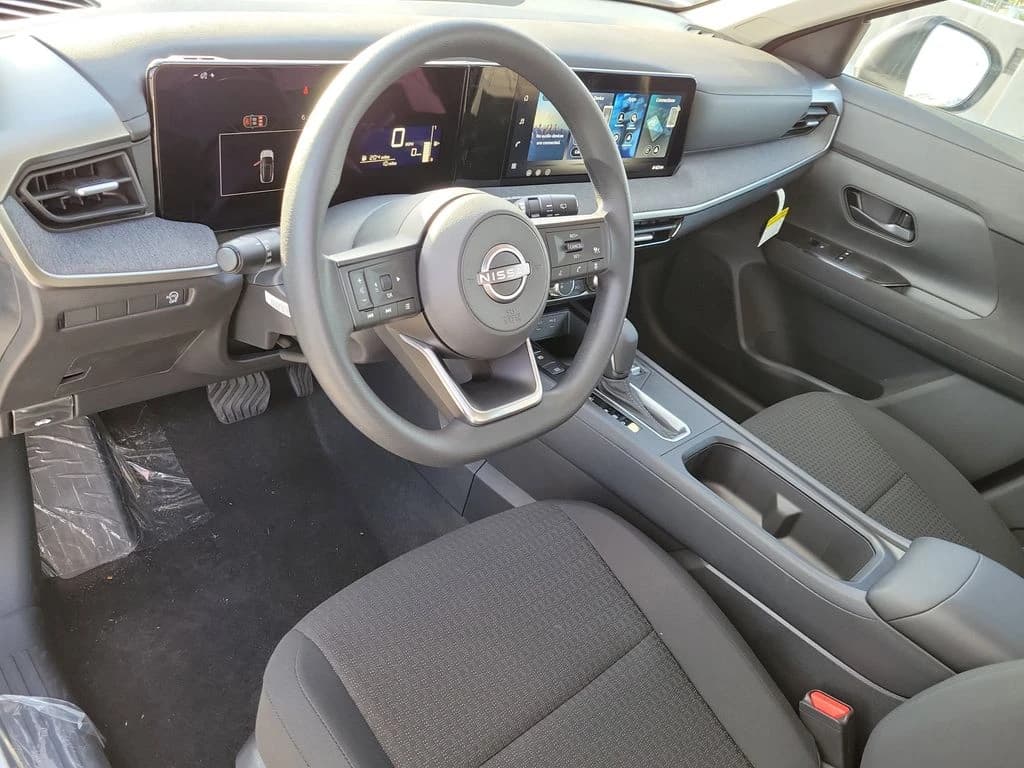 Nissan Kicks S FWD 2026 — side view