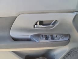 Nissan Kicks S FWD 2026 — side view