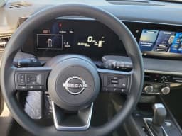 Nissan Kicks S FWD 2026 — side view