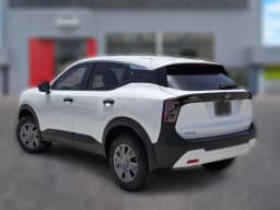 Nissan Kicks S FWD 2027 — side view