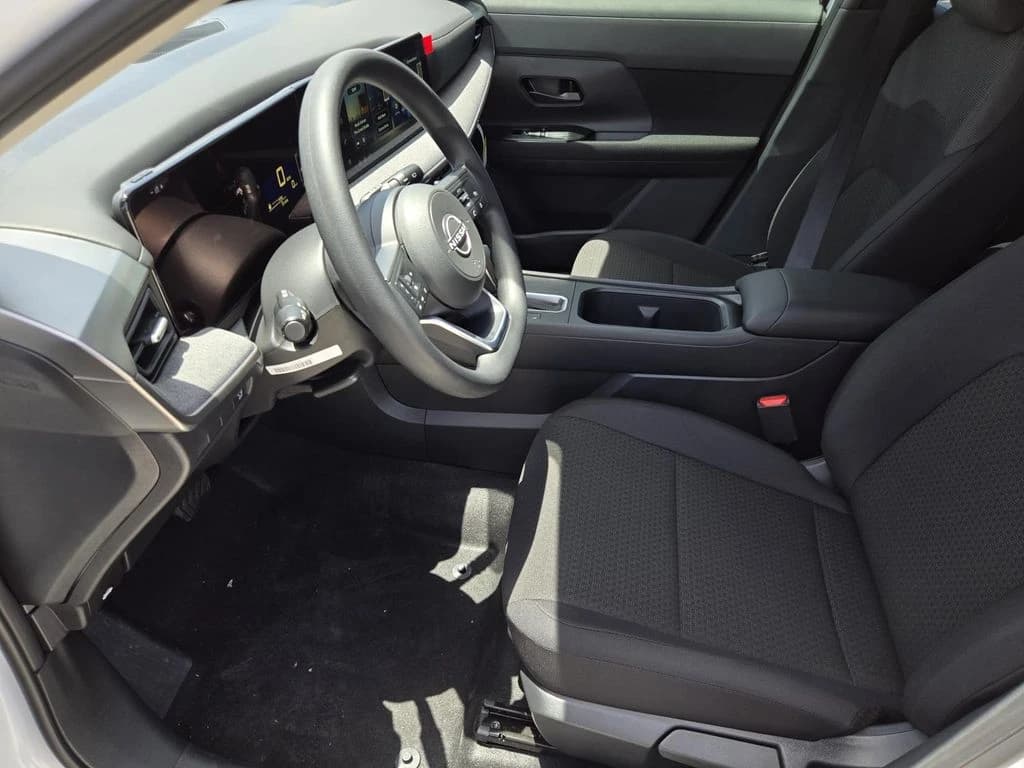 Nissan Kicks S FWD 2027 — side view