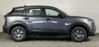 Nissan Kicks S FWD