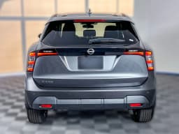 Nissan Kicks SV FWD 2025 — side view