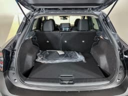 Nissan Kicks SV FWD 2025 — side view
