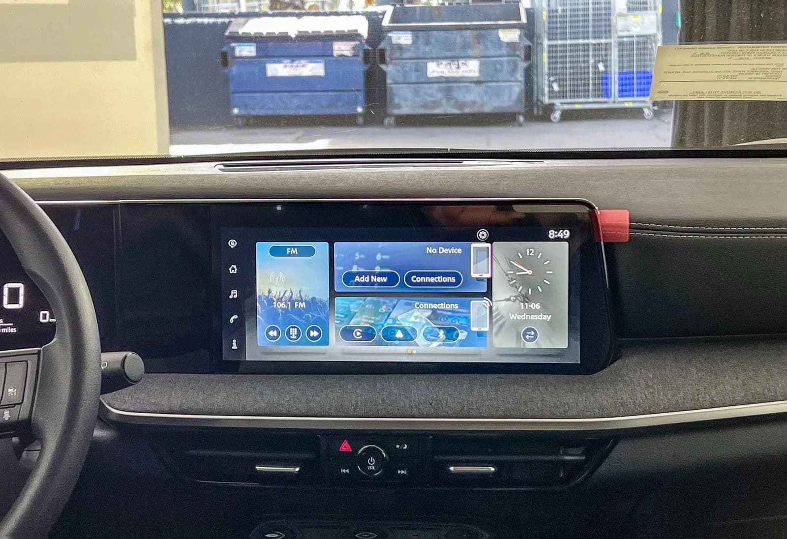 Nissan Kicks SV FWD 2025 — side view