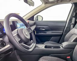 Nissan Kicks SV FWD 2025 — side view