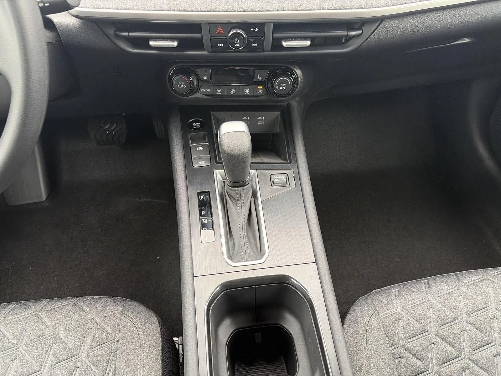 Nissan Kicks SV AWD 2027 — side view