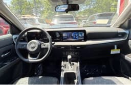 Nissan Kicks SV AWD 2026 — side view