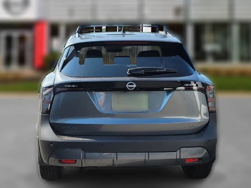 Nissan Kicks SV AWD 2027 — side view