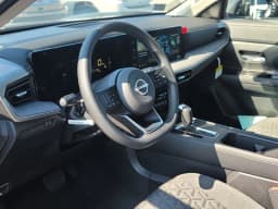 Nissan Kicks SV AWD 2027 — side view