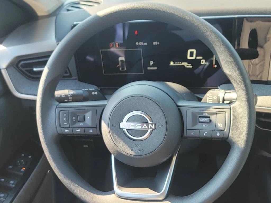 Nissan Kicks SV AWD 2027 — side view