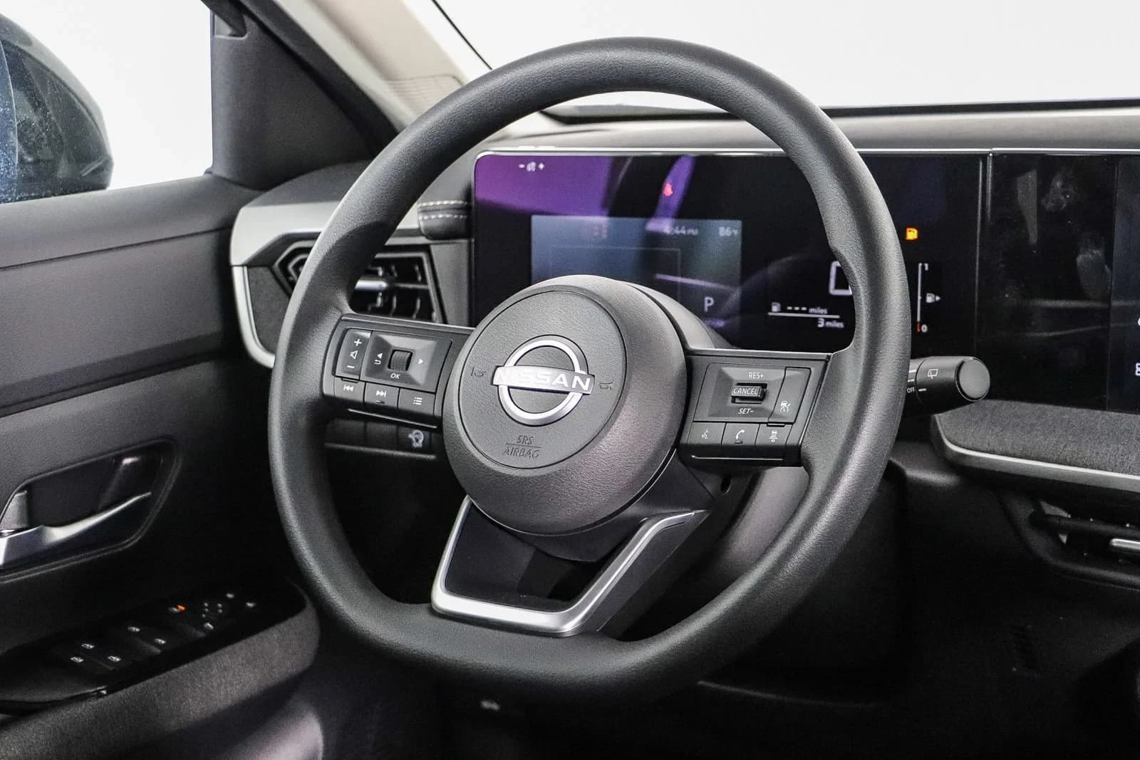Nissan Kicks SV FWD 2027 — side view