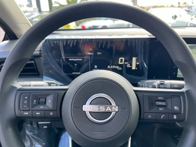 Nissan Kicks SV FWD 2026 — side view