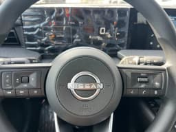 Nissan Kicks SV FWD 2026 — side view