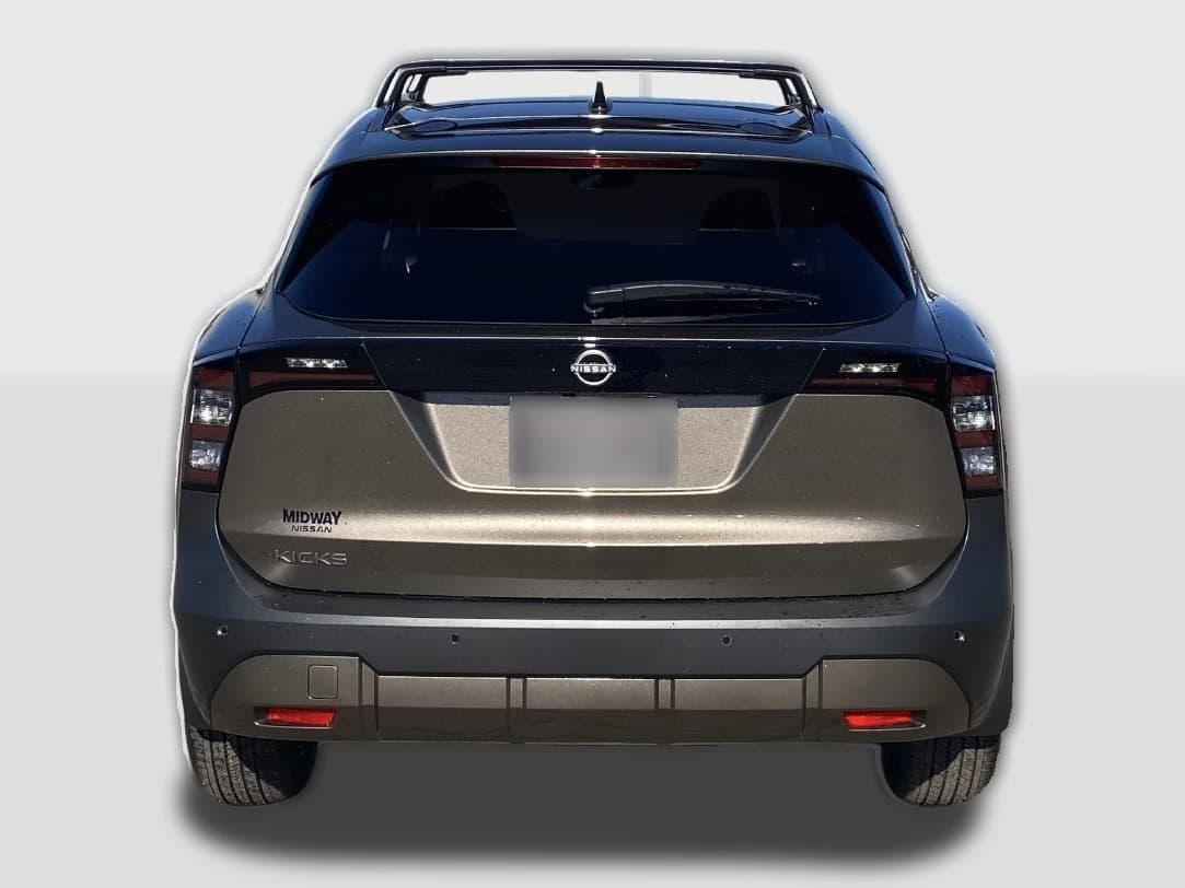 Nissan Kicks SV FWD 2027 — side view