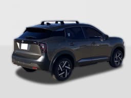 Nissan Kicks SV FWD 2027 — side view