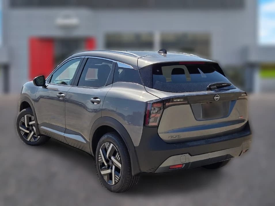 Nissan Kicks SV FWD 2027 — side view