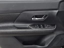 Nissan Kicks SV FWD 2027 — side view