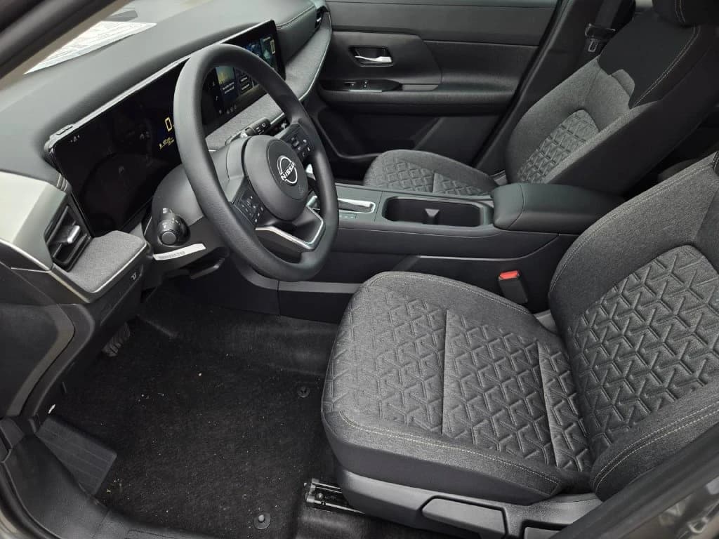 Nissan Kicks SV FWD 2027 — side view