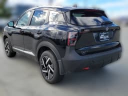 Nissan Kicks SV FWD 2027 — side view