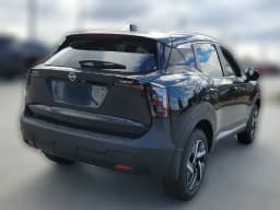 Nissan Kicks SV FWD 2027 — side view